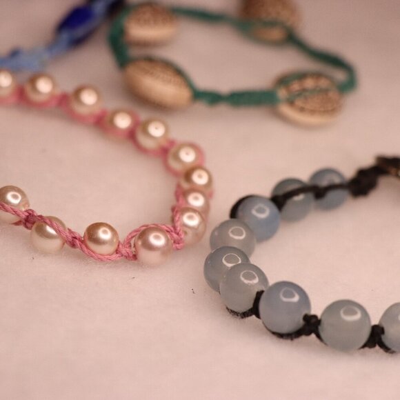 Set of 4 bracelets with glass beads and various colors great value pack - Picture 2 of 5